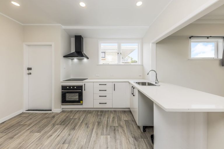 Photo of property in 26 Orams Road, Hillpark, Auckland, 2102