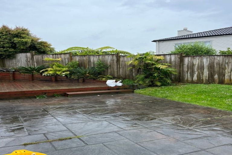 Photo of property in 11 Rosses Place, Pinehill, Auckland, 0632