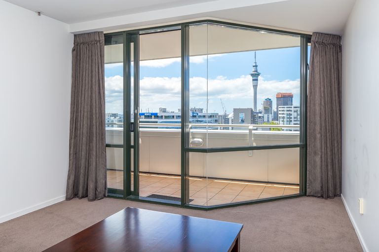 Photo of property in 22 Beresford Street, Bayswater, Auckland, 0622