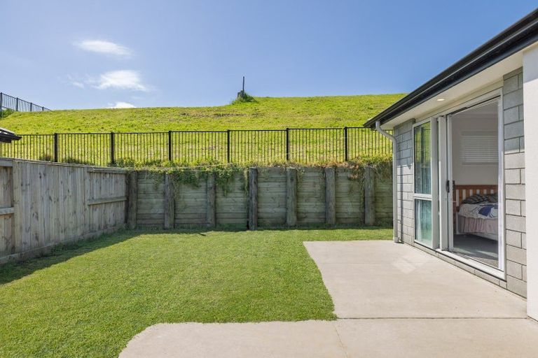Photo of property in 16 Stingray Drive, Omokoroa, 3114