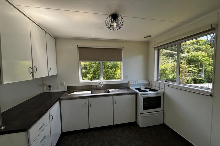 Photo of property in 31 Cumberland Street, Merrilands, New Plymouth, 4312