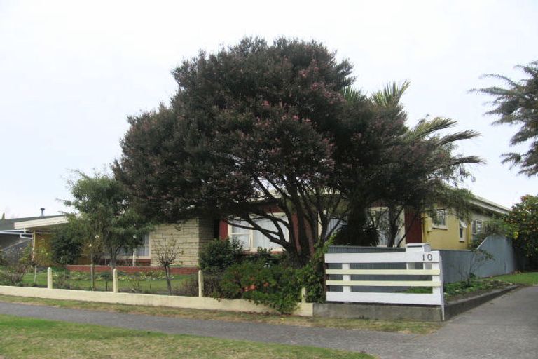 Photo of property in 12 Upham Crescent, Taradale, Napier, 4112