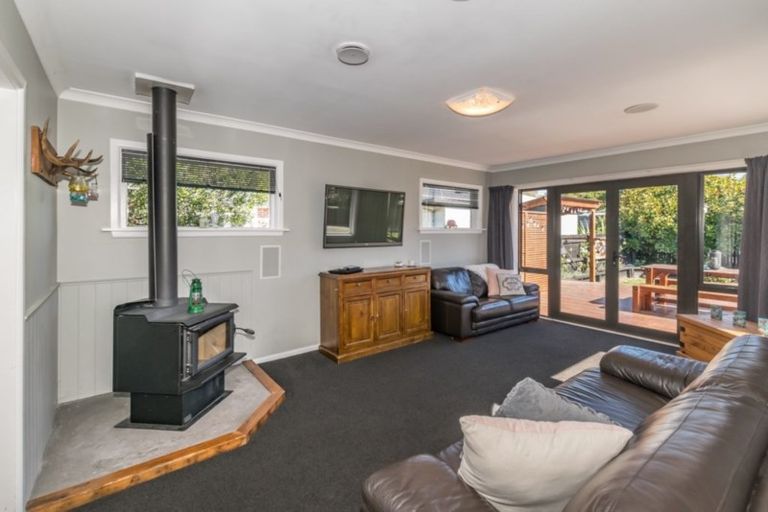 Photo of property in 38 Main North Road, Woodend, 7610