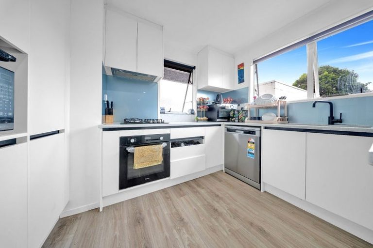 Photo of property in 1 Gibbons Road, Weymouth, Auckland, 2103