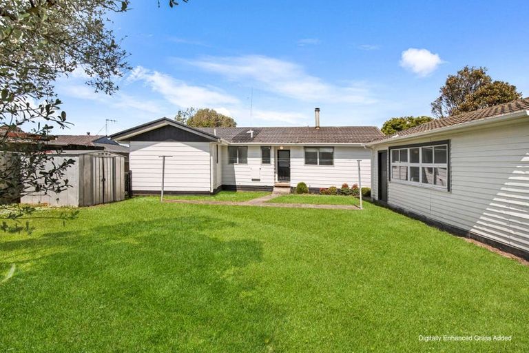 Photo of property in 24 Fergusson Street, Marton, 4710