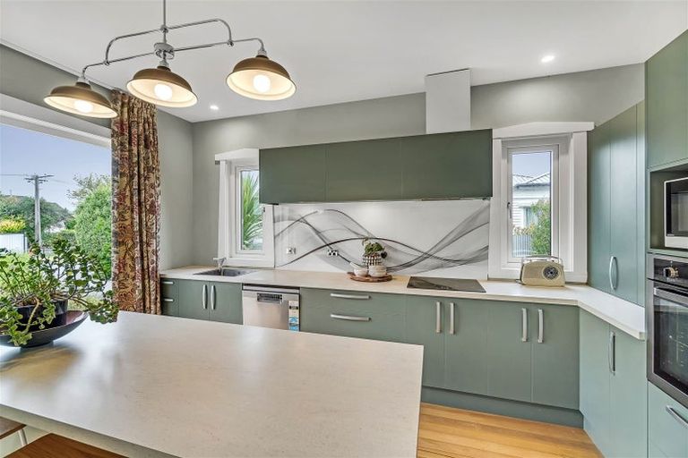 Photo of property in 166 Weston Road, St Albans, Christchurch, 8052