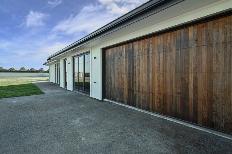 Photo of property in 165 School Road, Clive, 4102