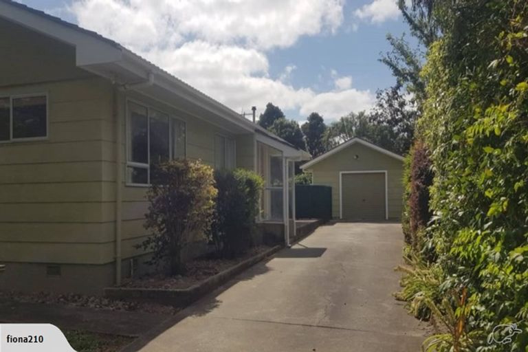 Photo of property in 16 Pencarrow Street, Highbury, Palmerston North, 4412