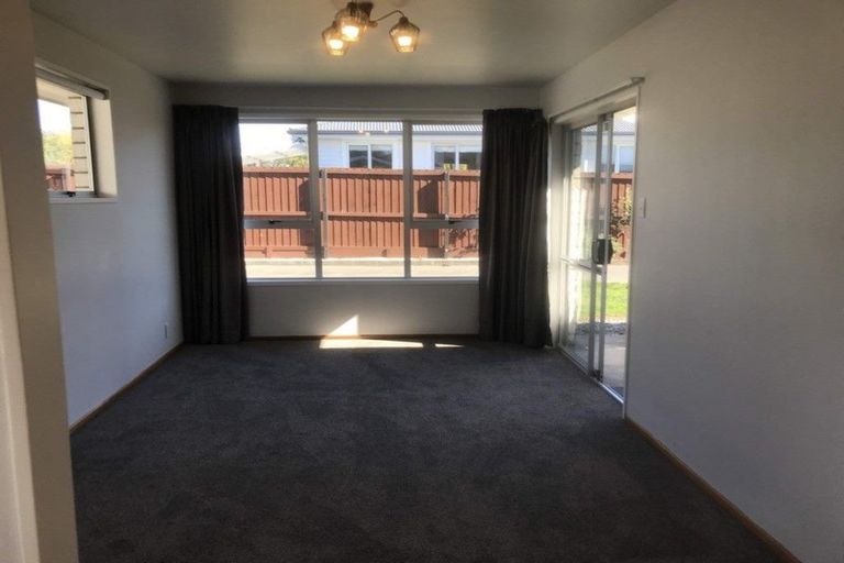 Photo of property in 2/9 Lagan Street, Belfast, Christchurch, 8051