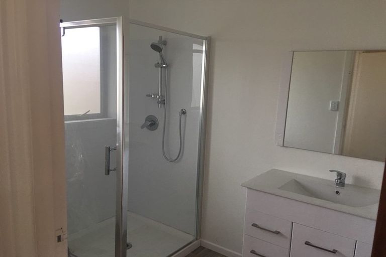 Photo of property in 2/34 Portadown Avenue, Pakuranga Heights, Auckland, 2010