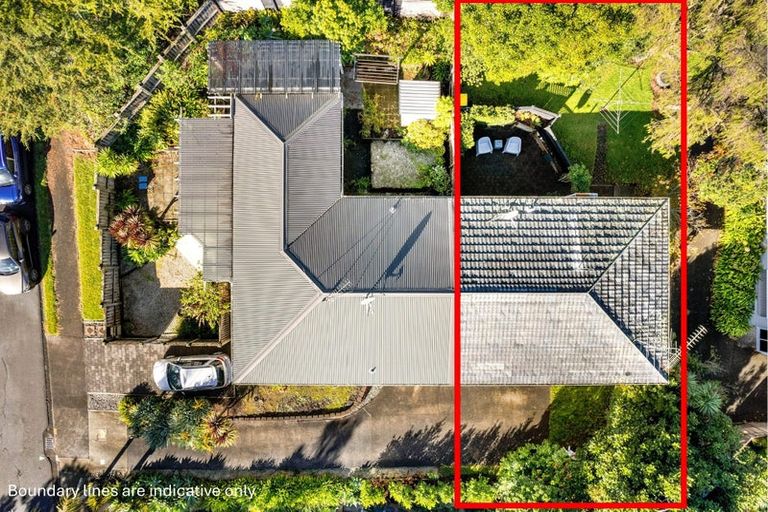 Photo of property in 1/12 Paruru Avenue, Northcote, Auckland, 0627