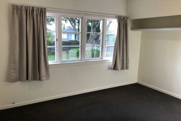 Photo of property in 24 Holland Street, Pukekohe, 2120
