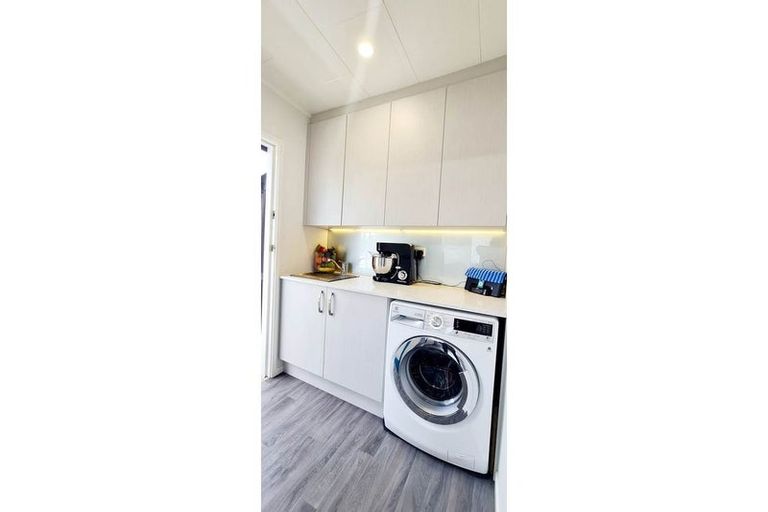 Photo of property in 221 Mahia Road, Wattle Downs, Auckland, 2103