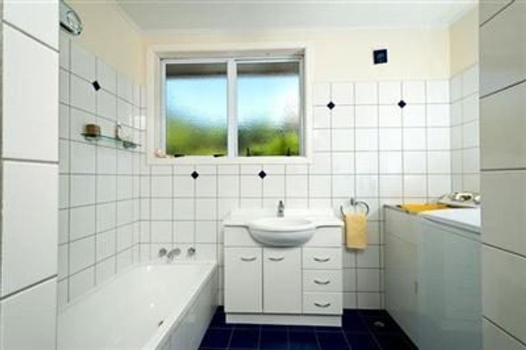 Photo of property in 1/29 View Road, Campbells Bay, Auckland, 0630