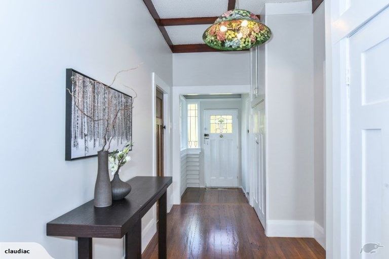 Photo of property in 20 Evans Road, Glen Eden, Auckland, 0602