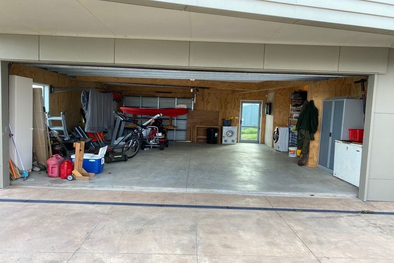 Photo of property in 170 Pukehina Parade, Pukehina, Te Puke, 3189