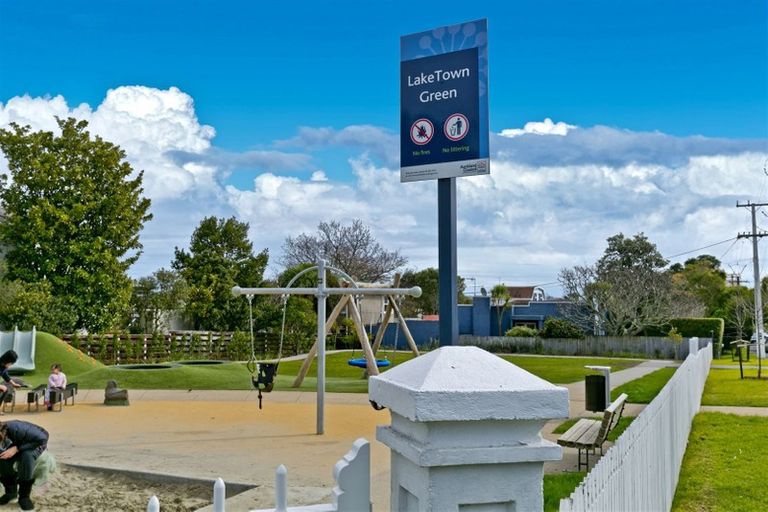 Photo of property in 2/53 Francis Street, Hauraki, Auckland, 0622