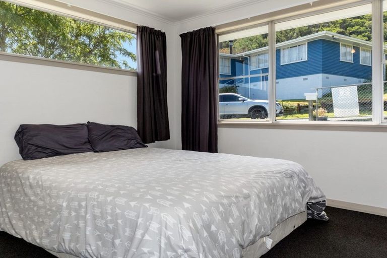 Photo of property in 75 Milton Terrace, Picton, 7220