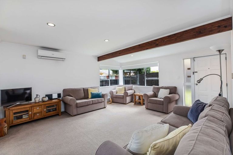 Photo of property in 2/17 Beach Road, Pahurehure, Papakura, 2113