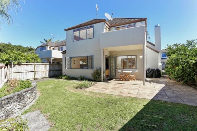 Photo of property in 31 Oakwood Grove, Eastern Beach, Auckland, 2012