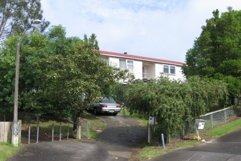 Photo of property in 13 Reinga Place, Massey, Auckland, 0614