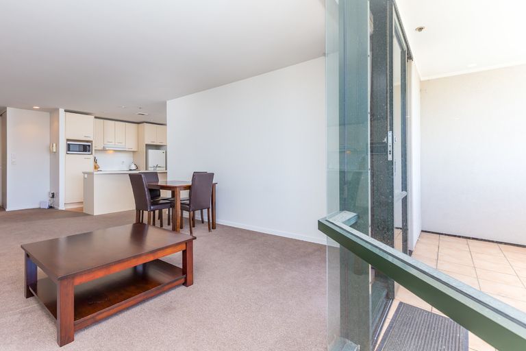 Photo of property in 22 Beresford Street, Bayswater, Auckland, 0622