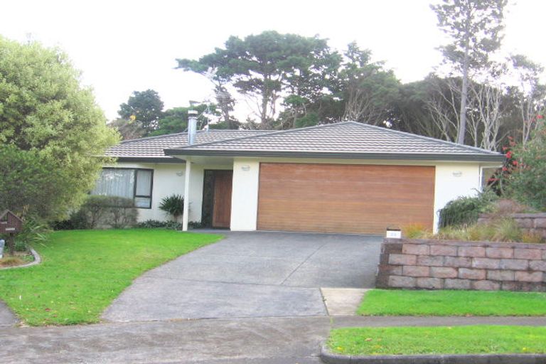 Photo of property in 23 Hakea Place, Totara Heights, Auckland, 2105