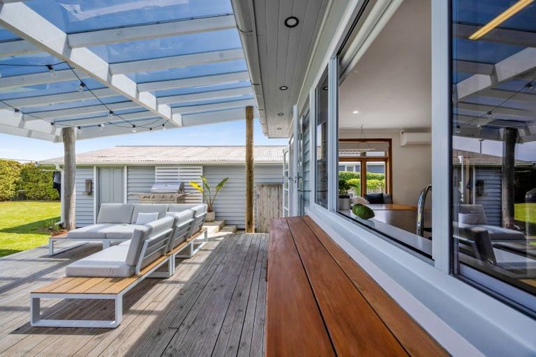 Photo of property in 9 Omata Road, Westown, New Plymouth, 4310