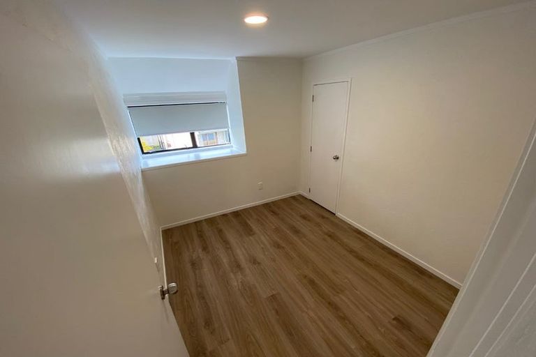 Photo of property in 1/8 Priestley Drive, Bucklands Beach, Auckland, 2014