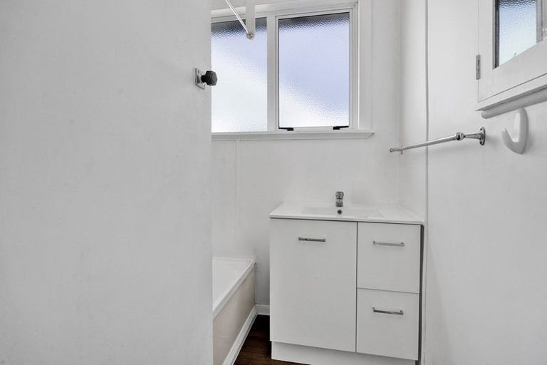 Photo of property in 5 Derby Street, Eltham, 4322