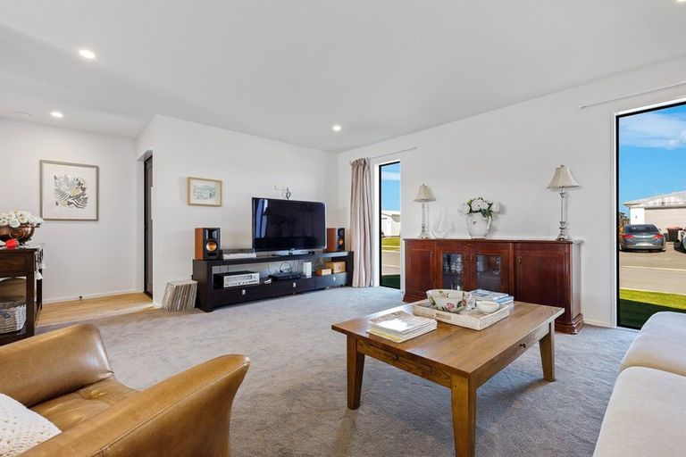 Photo of property in 12 Pakohe Street, Pegasus, 7612