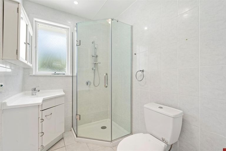 Photo of property in 69 Glen Marine Parade, Glendene, Auckland, 0602