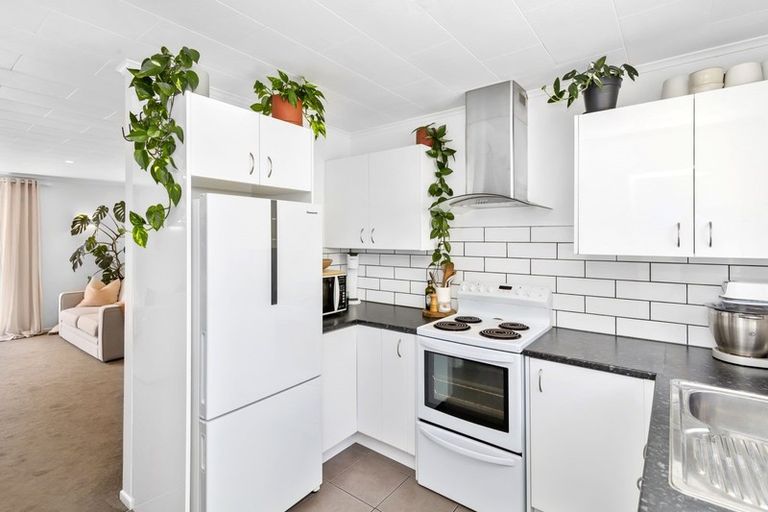 Photo of property in 5a Christchurch Crescent, Kelson, Lower Hutt, 5010