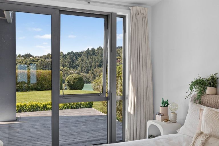 Photo of property in 11 Kaioruru Lane, Charteris Bay, Lyttelton, 8971