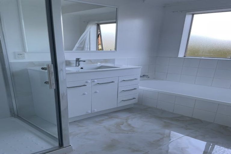 Photo of property in 13/43 Fruitvale Road, New Lynn, Auckland, 0600