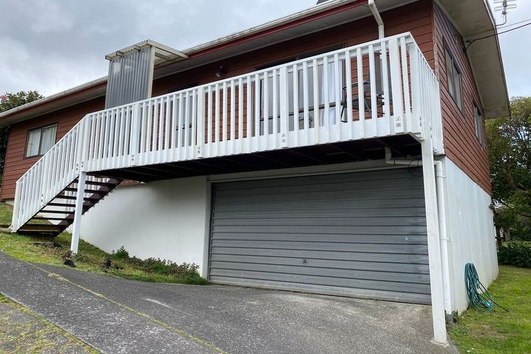 Photo of property in 2/17 Park Road, Glenfield, Auckland, 0629