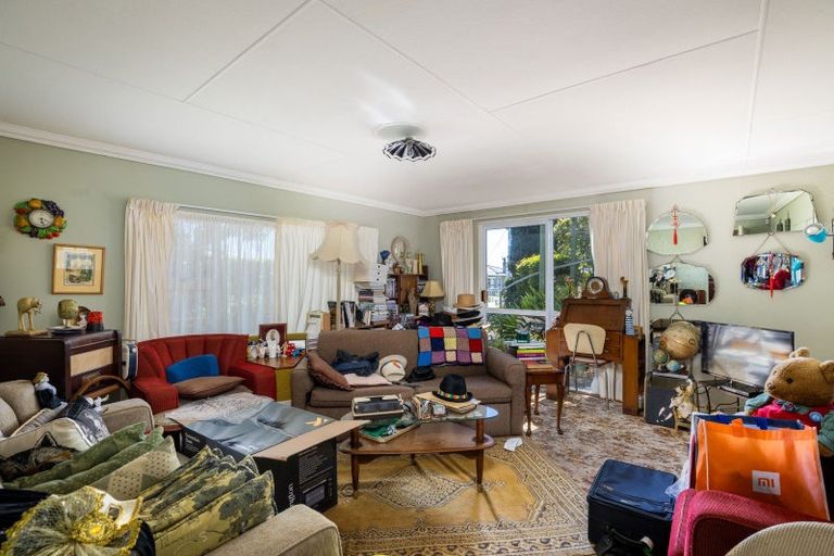 Photo of property in 32 Queens Road, Glen Avon, New Plymouth, 4312