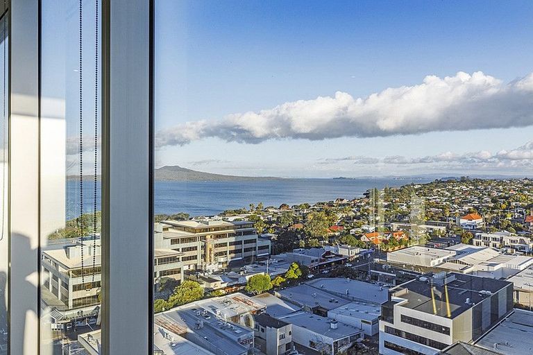 Photo of property in Sentinel Apartments, 1303/3 Northcroft Street, Takapuna, Auckland, 0622