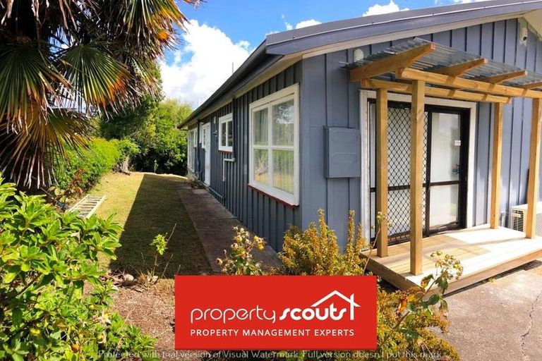Photo of property in 1/8 Reid Road, New Lynn, Auckland, 0600