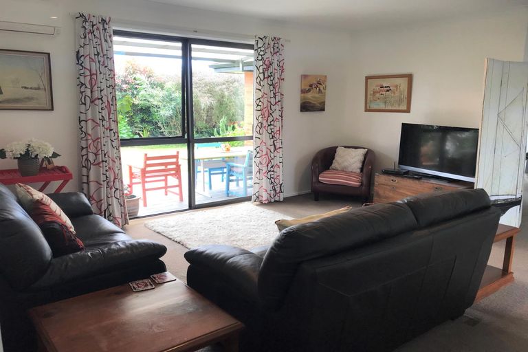 Photo of property in 18 Halyard Loop, Haruru, 0204