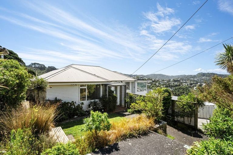 Photo of property in 4 Karepa Street, Brooklyn, Wellington, 6021