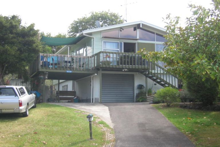 Photo of property in 8 Teviot Place, Totara Vale, Auckland, 0629