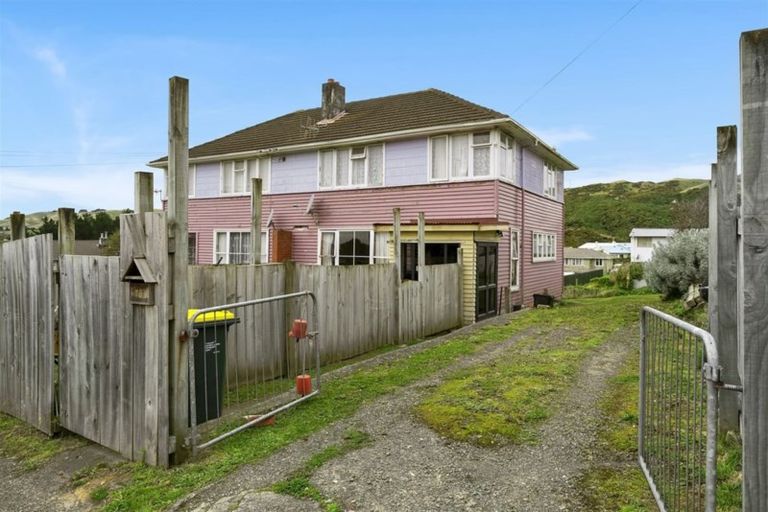Photo of property in 78-80 Leicester Street, Cannons Creek, Porirua, 5024