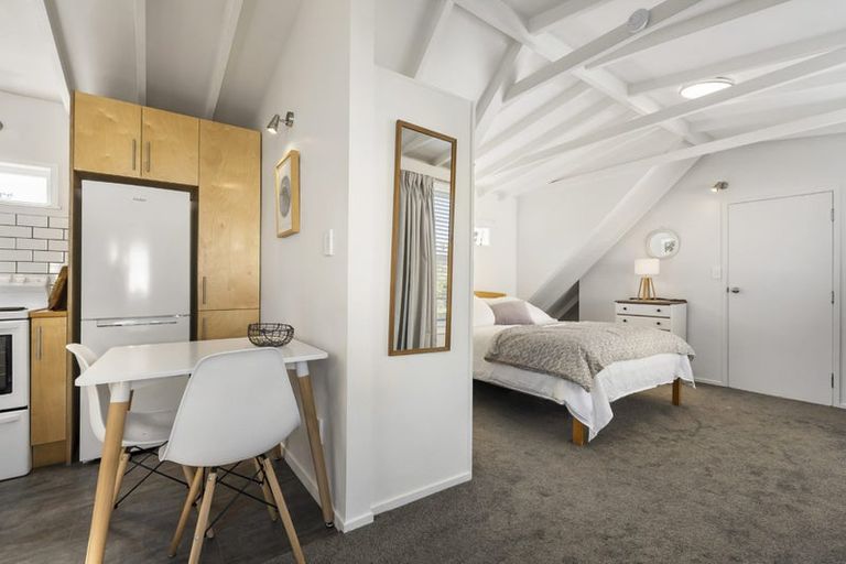 Photo of property in 27 Hastings Parade, Devonport, Auckland, 0624