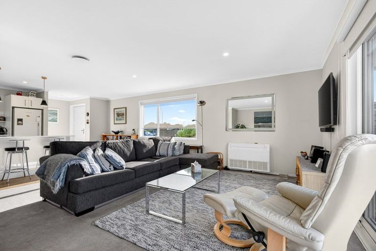 Photo of property in 5 Tarata Grove, Lansdowne, Masterton, 5810