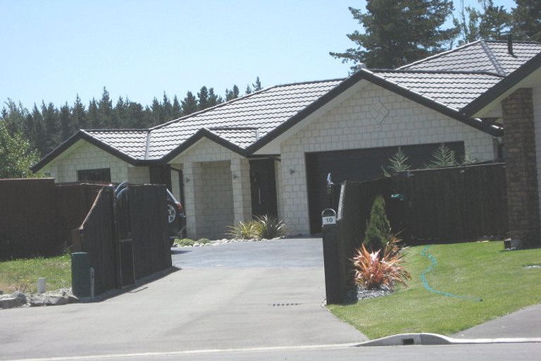 Photo of property in 10 Orewa Close, Parklands, Christchurch, 8083