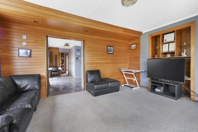 Photo of property in 6 Neave Place, Hillmorton, Christchurch, 8025