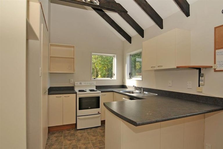 Photo of property in 16b Ngarimu Grove, Ngaio, Wellington, 6035