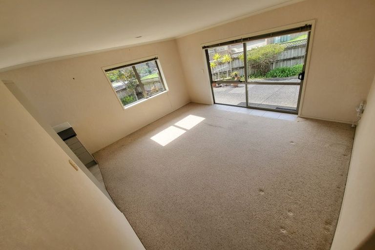 Photo of property in 19 Ballymore Drive, Pinehill, Auckland, 0632