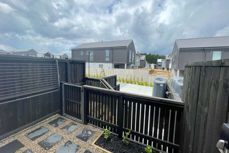 Photo of property in 63 Manarini Road, Westgate, Auckland, 0614